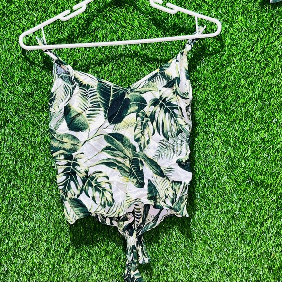 H&M floral tie up top - Picture 3 of 6